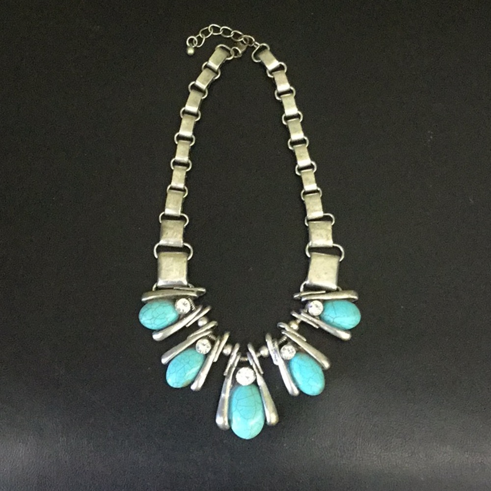 Necklace turquoise and diamond.